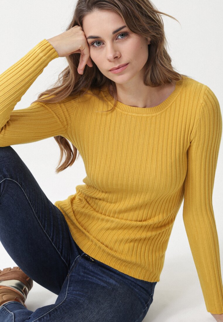 Sárga pulóver