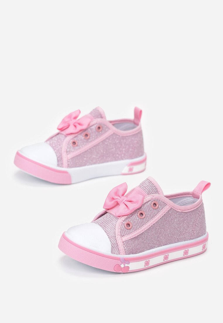 Rózsaszín színű tornacipő