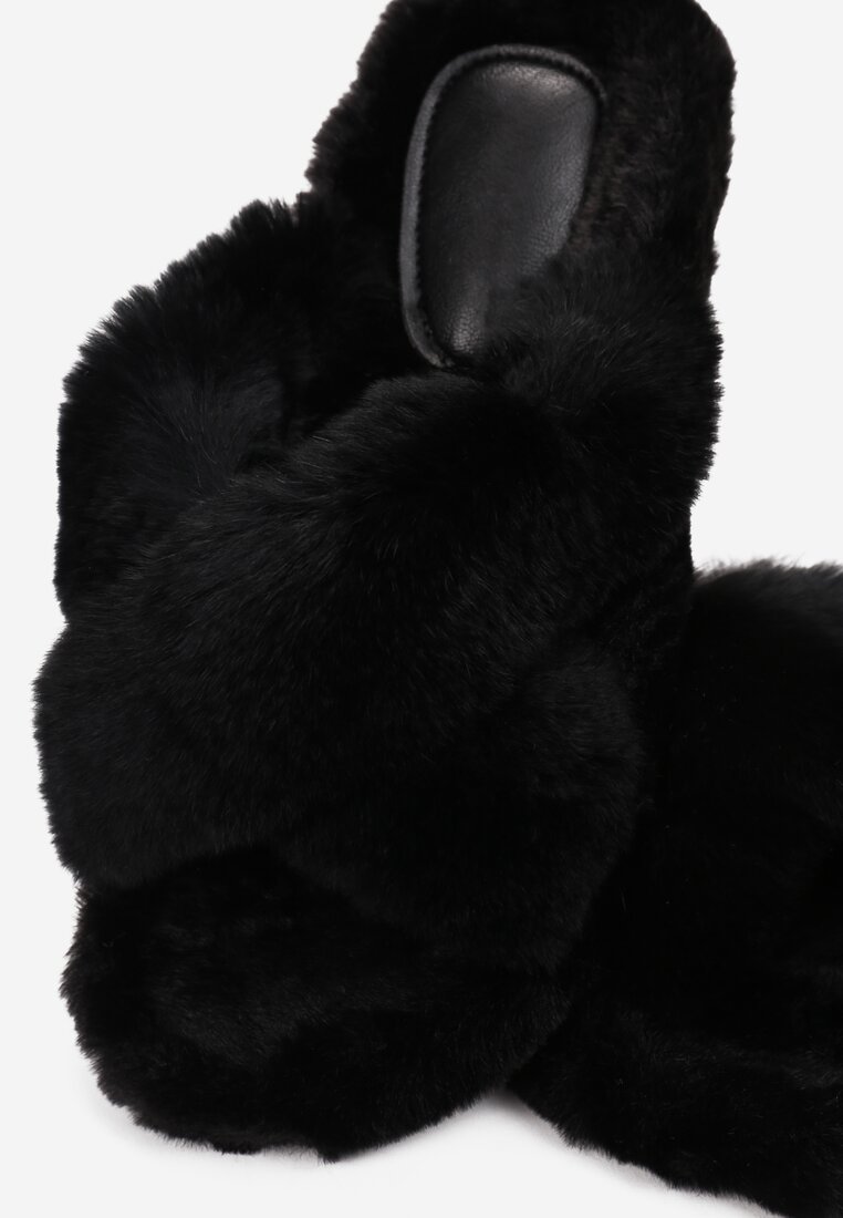 Fekete papucs
