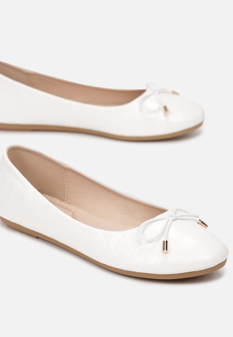 Fehér balerina lapossarkú cipő
