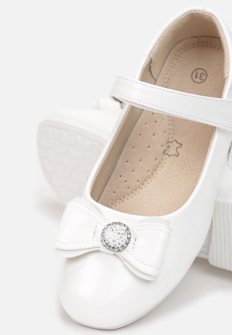 Fehér balerina lapossarkú cipő