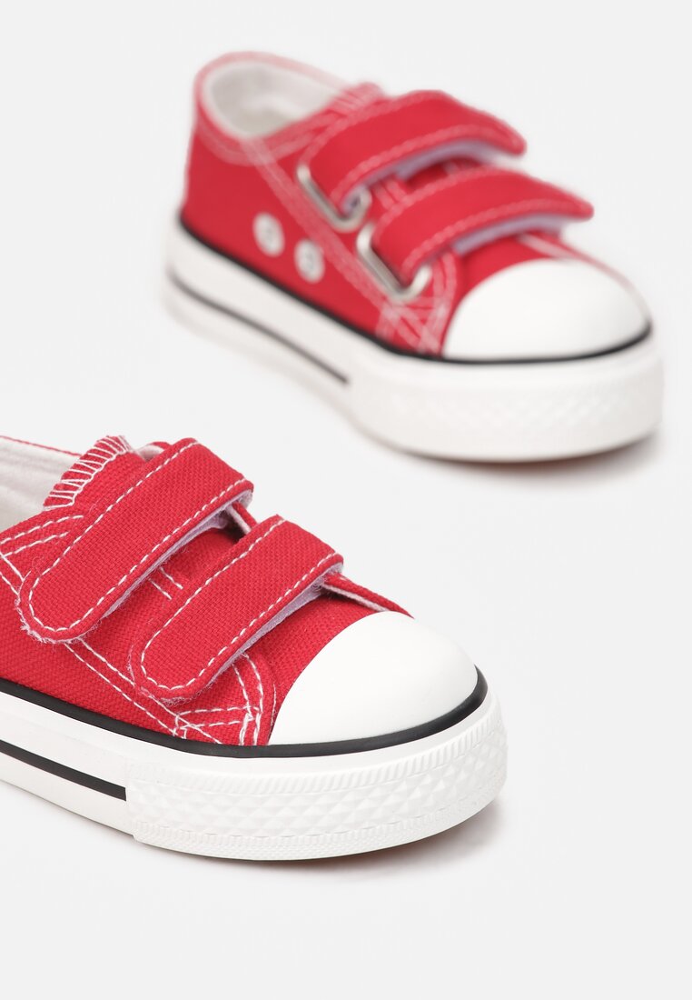 Piros színűek tornacipő