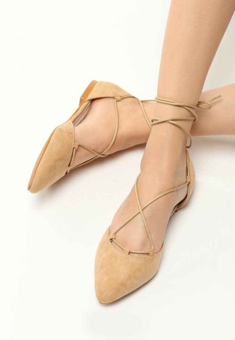 Barna balerina lapossarkú cipő