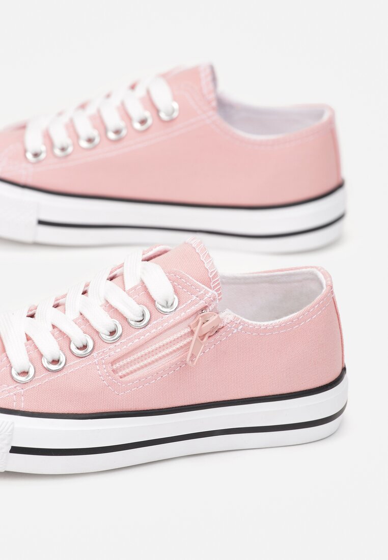 Rózsaszín tornacipő